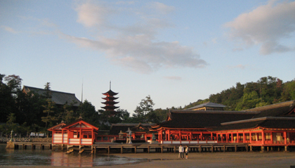 厳島神社　神殿
