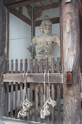 金剛力士像_正月堂 120221-2.jpg