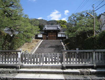 霊鑑寺