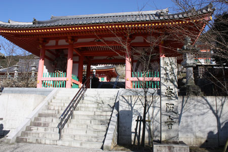 壺阪寺山門