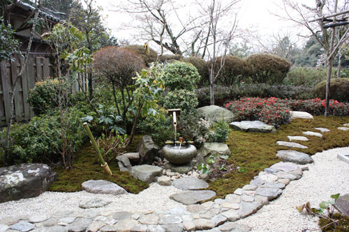 摠見寺の茶室前庭園