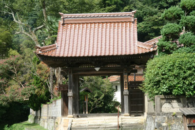 赤瓦のお寺