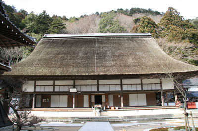 茅葺きの永源寺本堂