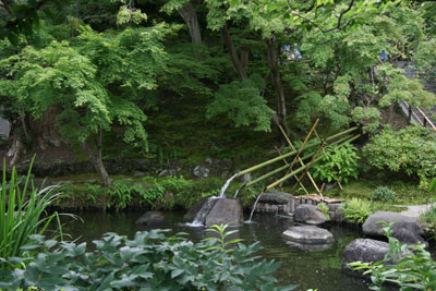 境内の池