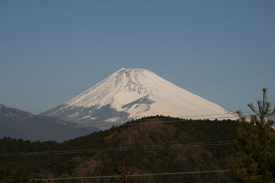 龍沢寺の裏山から見た富士山