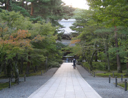 早朝の南禅寺